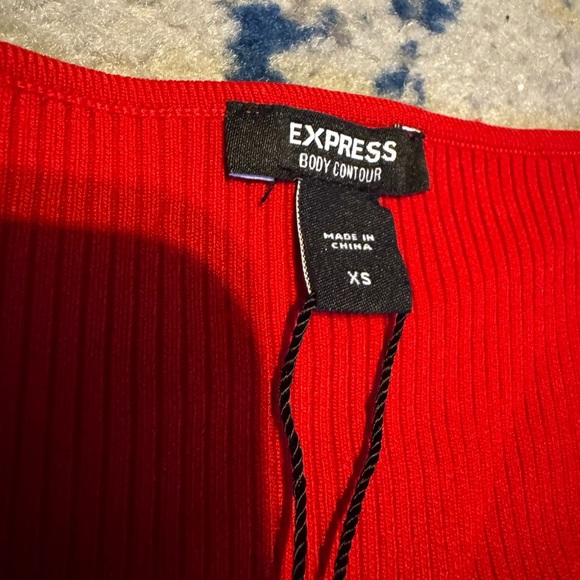 Trendy Red Express Long Sleeve Crop Top - Picture 4 of 7